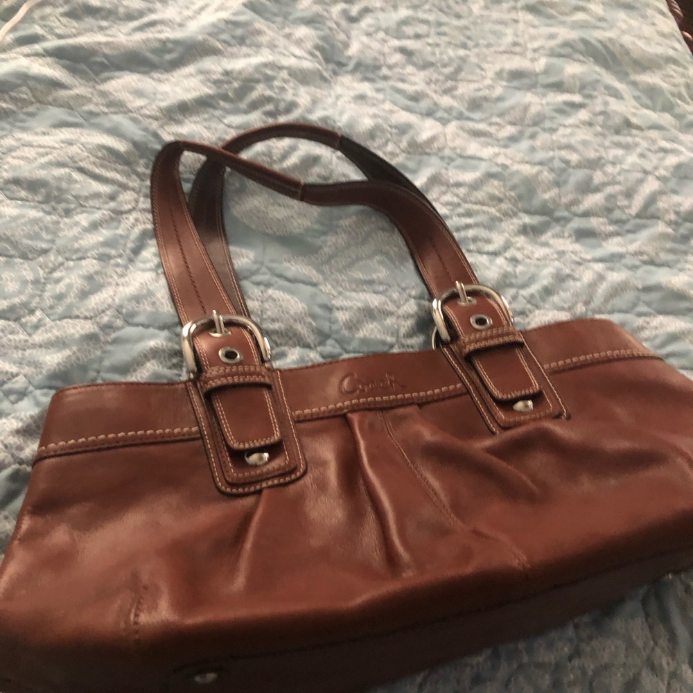 Beautiful hardly used brown Coach purse